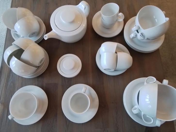 Servies, Huis en Inrichting, Keuken | Servies, Zo goed als nieuw, Overige typen, Overige stijlen, Porselein, Ophalen