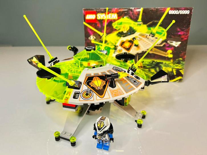 LEGO Space UFO Cyber Saucer Zotaxian Alien 6900/6999 (1997), Kinderen en Baby's, Speelgoed | Duplo en Lego, Zo goed als nieuw