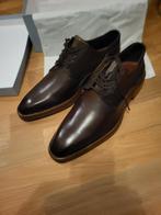 Nieuwe leren schoen, Ophalen, Nieuw, Bruin