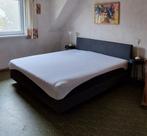 Een donkergrijs boxspring bed met matrassen en achterwand, Ophalen, Gebruikt, Tweepersoons, 180 cm