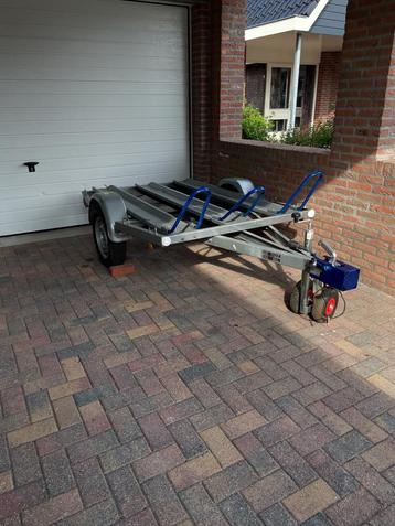 Te Huur motor aanhanger beschikbaar voor biedingen
