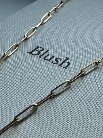 Gouden paperclip schakelketting beschikbaar voor biedingen