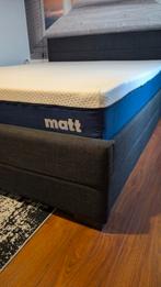 Bed met matras Matt Sleeps 160x200 cm, Huis en Inrichting, Slaapkamer | Bedden, Ophalen, Tweepersoons, Zo goed als nieuw, 200 cm