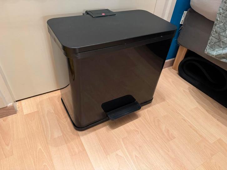 Zwarte prullenbak met 3 bakken - Voetpedaal, Huis en Inrichting, Woonaccessoires | Prullenbakken, Zo goed als nieuw, Kunststof