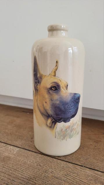Duitse dog, rond 20 cm groot, vaas, stenen kruik beschikbaar voor biedingen