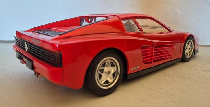 Ferrari Testarossa 1984 Modelauto 1:18, Hobby en Vrije tijd, Modelauto's | 1:18, Zo goed als nieuw, Auto, Maisto, Ophalen of Verzenden