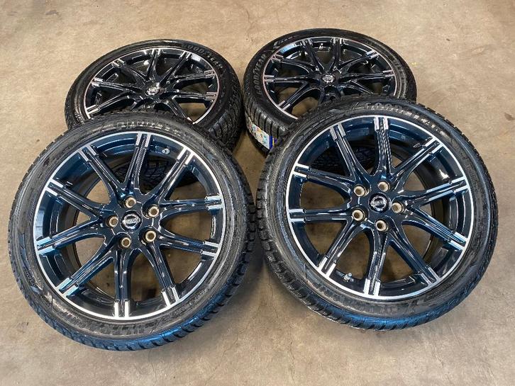 ❄️ 18 inch originele NISMO velgen winterbanden Nissan Juke, Auto-onderdelen, Banden en Velgen, Banden en Velgen, Winterbanden