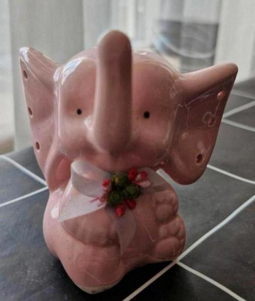 Keramiek Roze Olifantje met oorbellen, Verzamelen, Retro, Huis en Inrichting, Ophalen of Verzenden