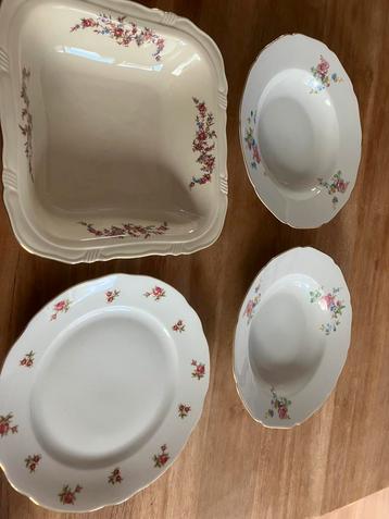 Antieke borden bloem beschikbaar voor biedingen
