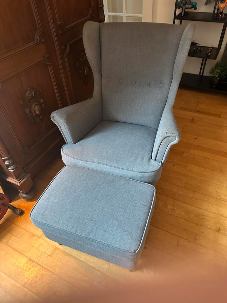 Comfortabele Stoel met Poef, Huis en Inrichting, Fauteuils, Zo goed als nieuw, Stof, 75 tot 100 cm, Ophalen