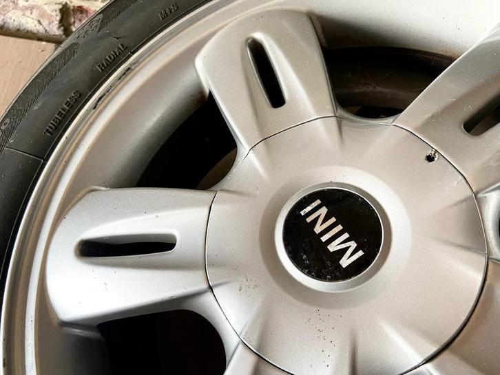 4 stuks winterbanden Mini clubman Firestone winterhawk, Auto diversen, Auto-accessoires, Zo goed als nieuw, Ophalen