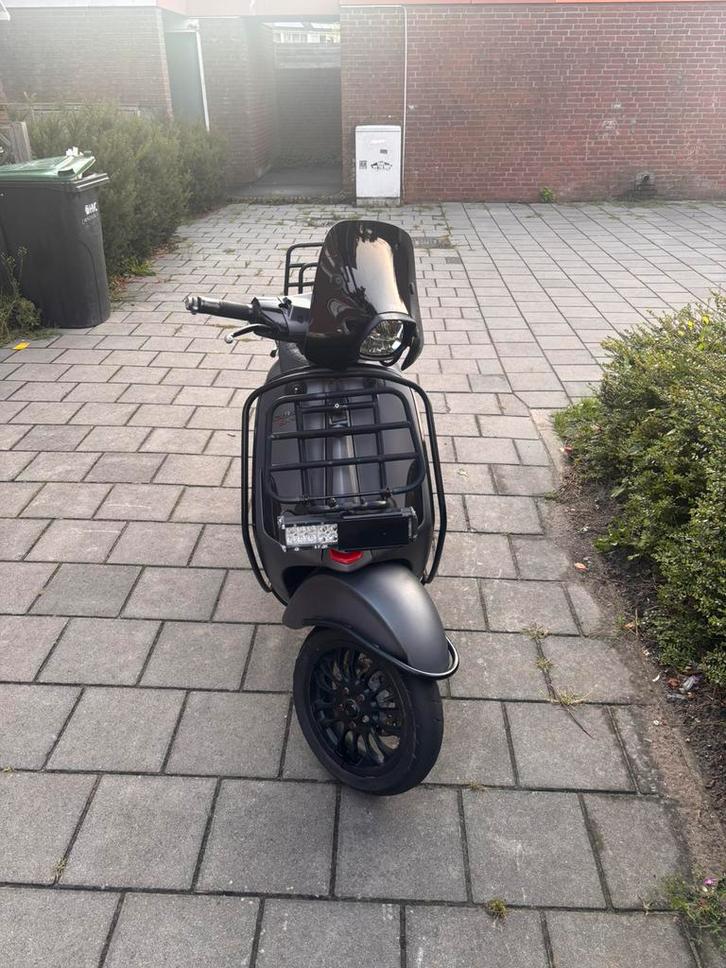 Vespa sprint 2015, Fietsen en Brommers, Scooters | Vespa, Zo goed als nieuw, Ophalen of Verzenden