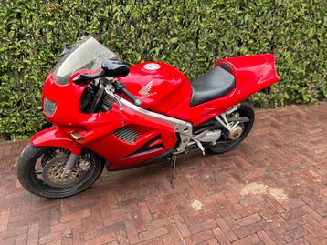 Honda vfr750 F 1994 rood 101pk beschikbaar voor biedingen