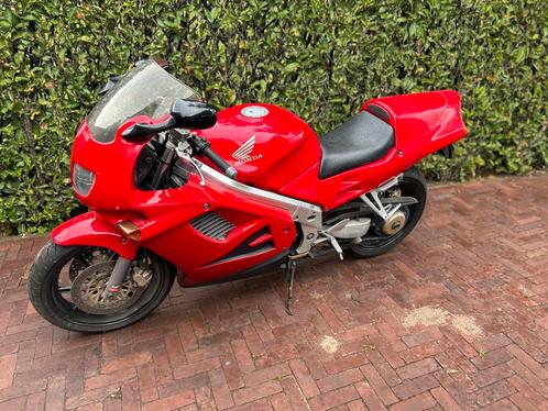 Honda vfr750 F 1994 rood 101pk, Motoren, Motoren | Honda, Particulier, Sport, meer dan 35 kW, 4 cilinders, Ophalen of Verzenden