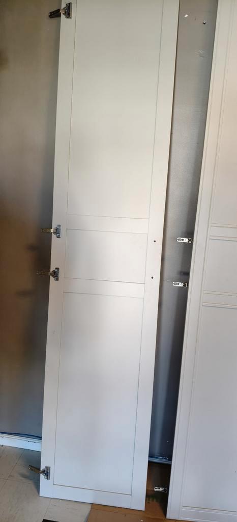 Witte kastdeuren met handgrepen, Doe-het-zelf en Verbouw, Deuren en Horren, Zo goed als nieuw, Binnendeur, 200 tot 215 cm, 80 tot 100 cm