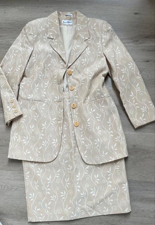 Mooi 2-delig mantelpakje van São Paulo, Kleding | Dames, Jasjes, Kostuums en Pakken, Zo goed als nieuw, Beige, Ophalen of Verzenden
