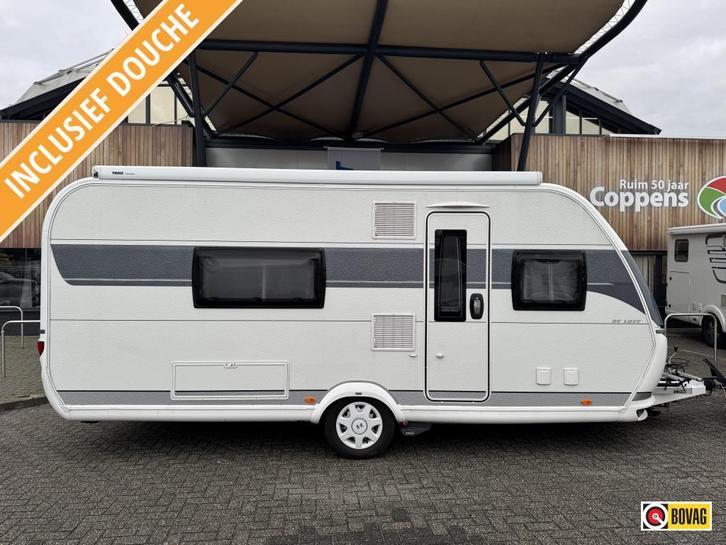Hobby 495 WFB De Luxe 2023 MOVER + LUIFEL + VOORTENT!!!, Caravans en Kamperen, Caravans, Bedrijf, tot en met 4, 1000 - 1250 kg