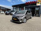 Toyota Yaris 1.5 Hybrid Dynamic, Gebruikt, 4 cilinders, Bruin, Origineel Nederlands