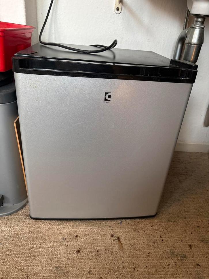 Kleine Candor Koelkast - Ideaal voor studenten!, Witgoed en Apparatuur, Koelkasten en IJskasten, Gebruikt, Zonder vriesvak, Minder dan 75 liter