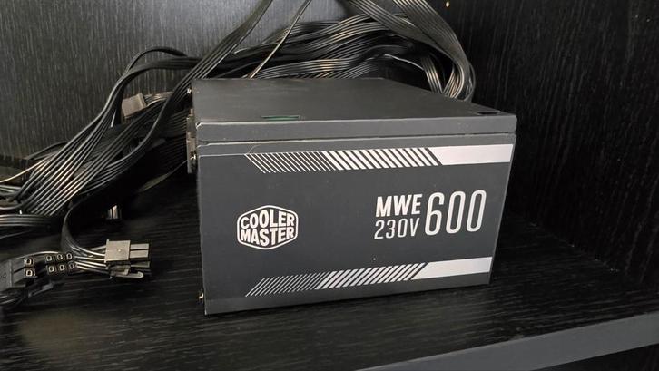 Cooler Master MWE600 Voeding - 600W, Computers en Software, Interne voedingen, Gebruikt, Ophalen