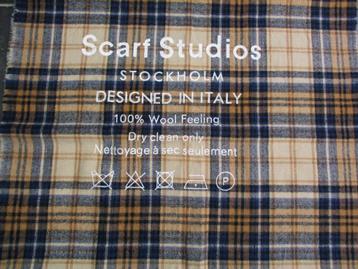 Sjaal Scarf Studios beschikbaar voor biedingen