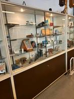 3 vitrinekasten groot en hoog vintage, Huis en Inrichting, Kasten | Vitrinekasten, Ophalen, Gebruikt, 25 tot 50 cm, Minder dan 100 cm