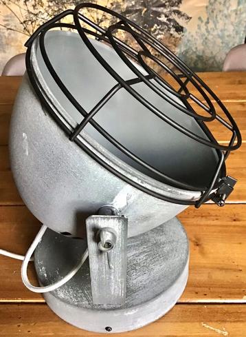 STOERE INDUSTRIËLE CHERICONI BETON LOOK TAFELLAMP beschikbaar voor biedingen