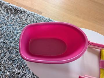 baby born tafel voed stoel en badje beschikbaar voor biedingen
