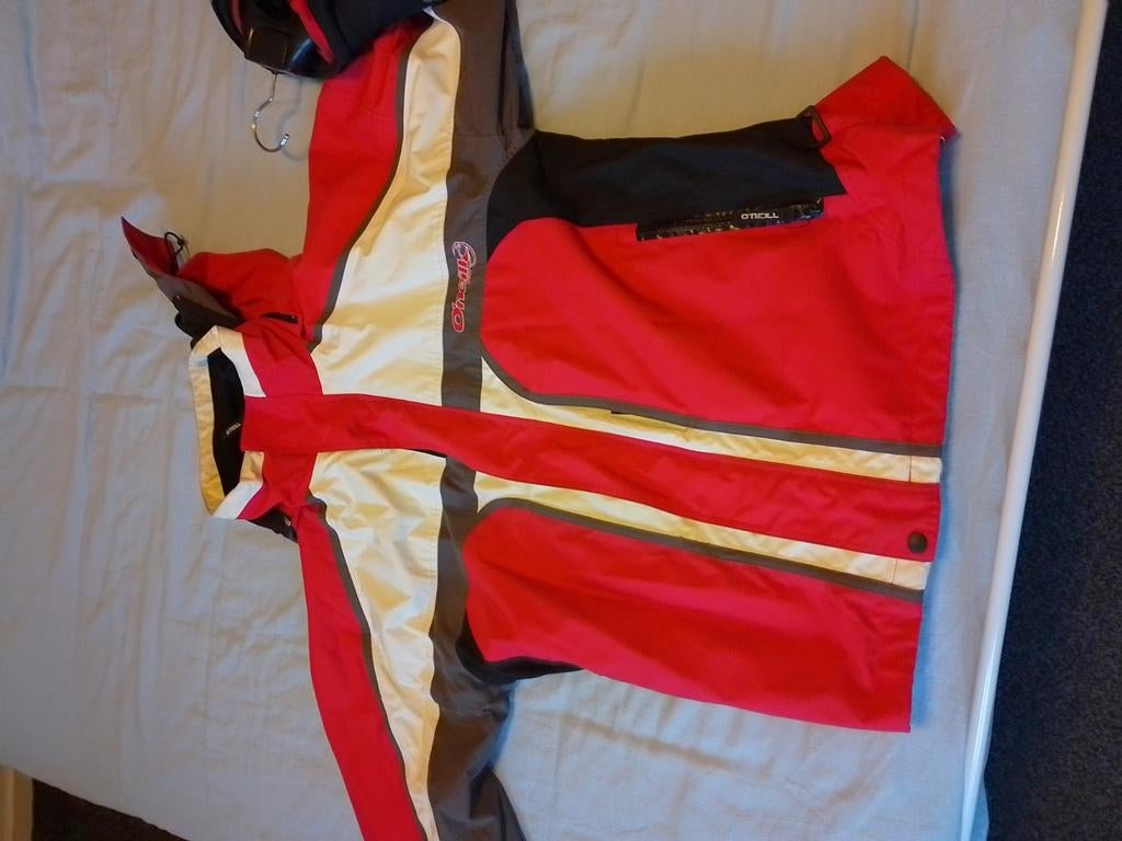 2 wintersport jassen XL en L, Kleding | Heren, Wintersportkleding, Ophalen of Verzenden, Zo goed als nieuw, Maat 56/58 (XL), Jack