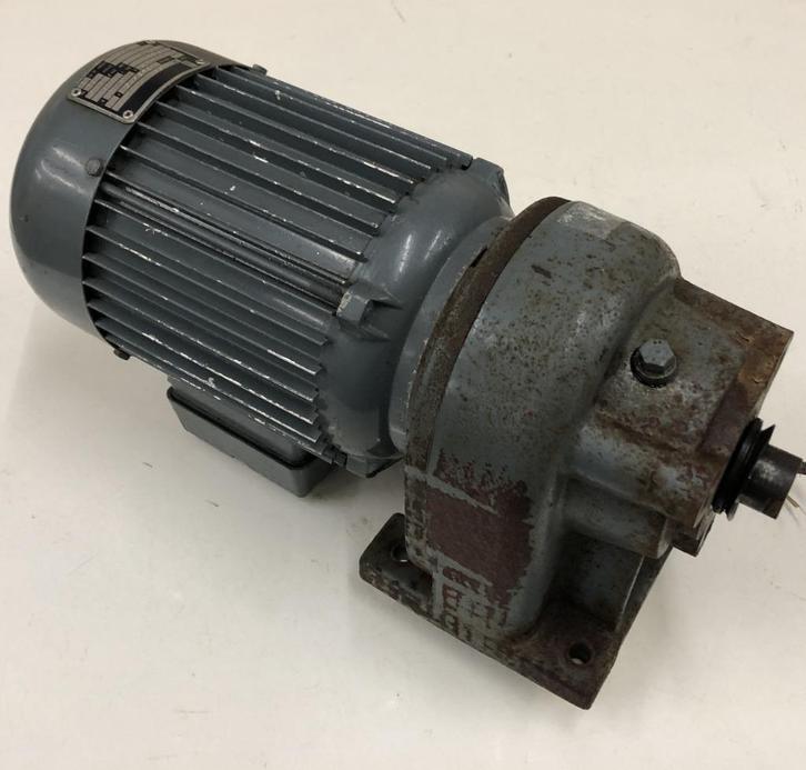 reductormotor met korte as 220/380 volt, Doe-het-zelf en Verbouw, Motoren, Gebruikt, Elektromotor, Minder dan 1400 rpm, Ophalen of Verzenden