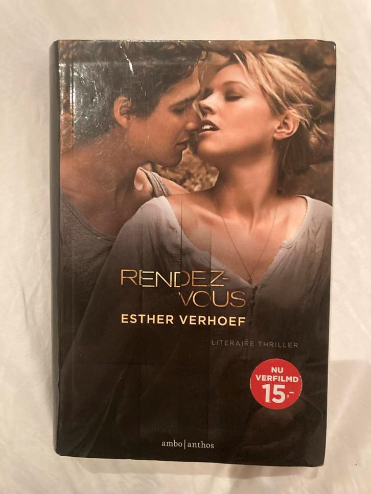 Rendez-vous - Esther Verhoef, Boeken, Thrillers, Gelezen, Nederland, Ophalen of Verzenden