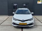 Toyota Auris 1.8 Hybrid D-TEAM Navi Cruise Trekhaak, Gebruikt, Zwart, 4 cilinders, Wit