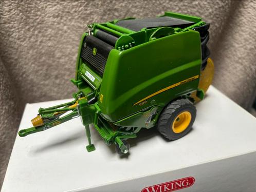 John Deere baler 990, Hobby en Vrije tijd, Modelauto's | 1:32, Nieuw, Tractor of Landbouw, Overige merken, Ophalen of Verzenden