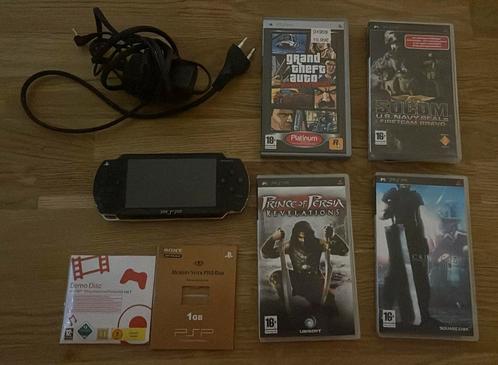Nette Sony Playstation Portable 1000 + 4 PSP spellen, Spelcomputers en Games, Spelcomputers | Sony PSP, Zo goed als nieuw, Zwart