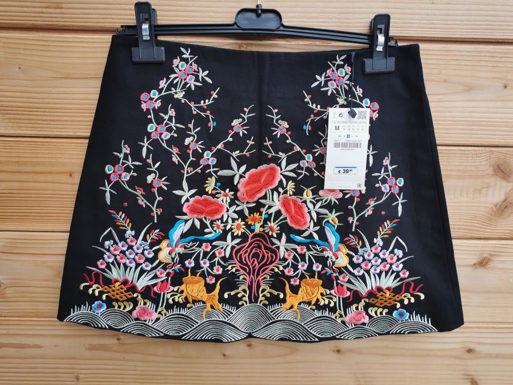 ZARA rok met borduursel mt. M, Kleding | Dames, Rokken, Maat 38/40 (M), Overige kleuren, Verzenden, Zara