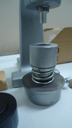 Astor A 51 knopenpers met matrijs en Stans ZGN, Hobby en Vrije tijd, Naaimachines en Toebehoren, Overige merken, Gebruikt, Ophalen of Verzenden