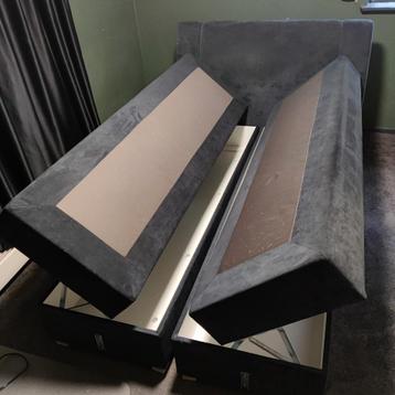 Boxspring met opbergruimte. 120 cm bij 200 cm beschikbaar voor biedingen
