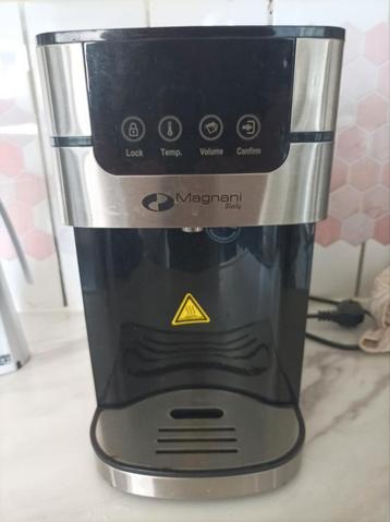 Magnani heet water dispenser  beschikbaar voor biedingen