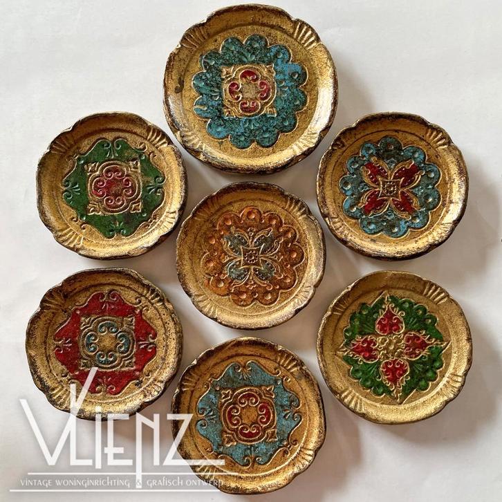 Set van 7 vintage, brocante Florentijnse onderzetters Italië, Huis en Inrichting, Woonaccessoires | Onderzetters, Gebruikt, Glas of Kopje