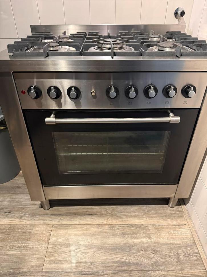 Gasfornuis Solitaire met oven - 5 pits, Witgoed en Apparatuur, Fornuizen, Gebruikt, Vrijstaand, Gas, 5 kookzones of meer, 85 tot 90 cm