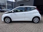 Toyota Aygo 1.0 VVT-i x-Play Navi | Airco | Achteruitrijcame, Voorwielaandrijving, Gebruikt, Euro 6, Start-stop-systeem