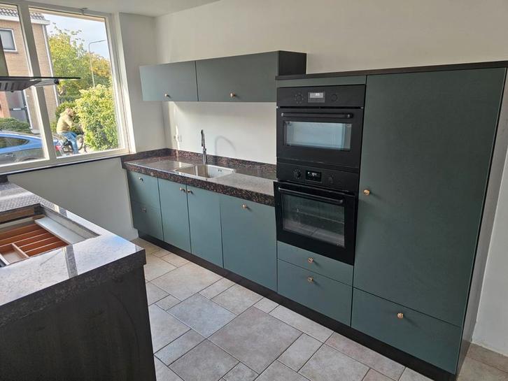 Complete Keuken met eiland evt Transport/Montage, Huis en Inrichting, Keuken | Complete keukens, Gebruikt, Hoekkeuken, Groen, Graniet of Steen