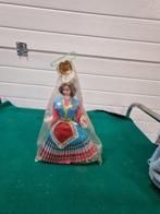 -	Pop Grieks meisje in kledendracht, Verzamelen, Poppen, Ophalen of Verzenden, 'T Olde Gre-j, Info@toldegrej.nl, Endepoelstraat 20f Didam