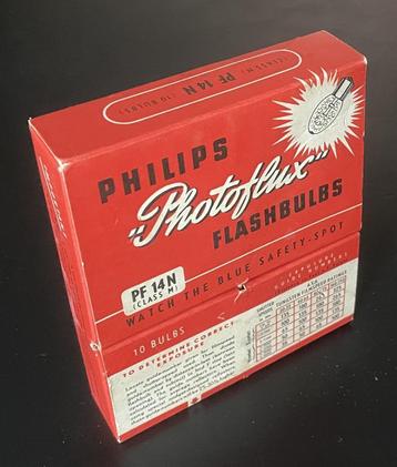 Doosje met 10 Philips PF14N flitslampen voor analoge fotogra beschikbaar voor biedingen