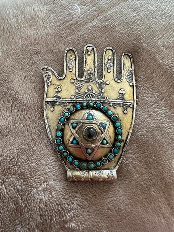 Hand van Fatima, zilverwerk en edelstenen