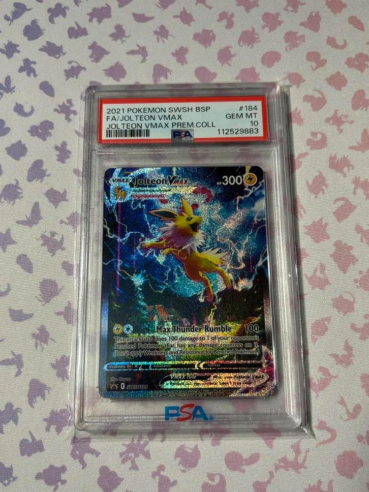 PSA 10 JOLTEON VMAX ALT ART SWSH184 PROMO, Hobby en Vrije tijd, Verzamelkaartspellen | Pokémon, Zo goed als nieuw, Verzenden