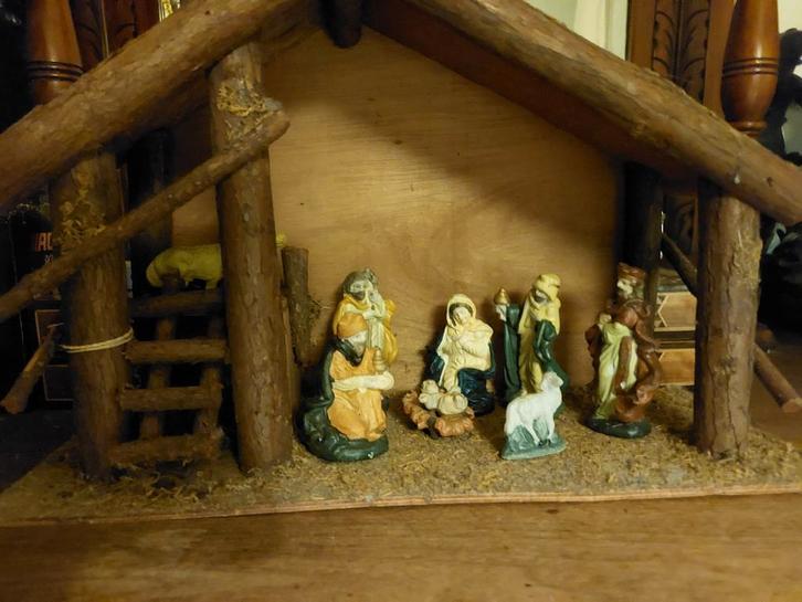 Kerststal met beelden, Diversen, Kerst, Gebruikt, Ophalen of Verzenden