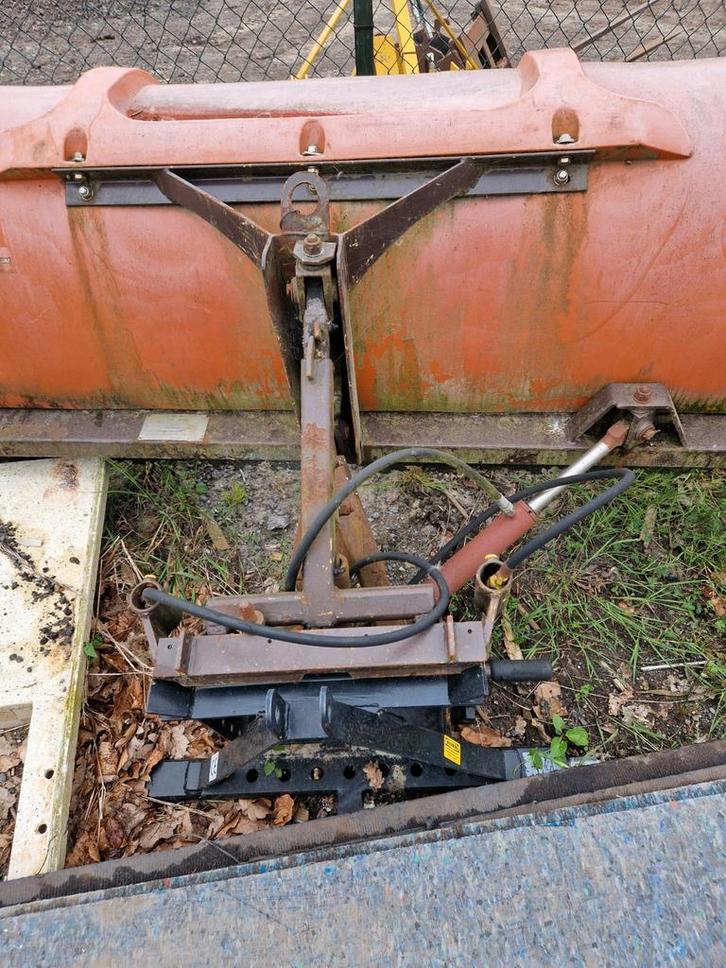 Nido. Banden pirelli Camper  lucht geveerde stoel, Zakelijke goederen, Agrarisch | Werktuigen, Overige, Overige typen, Ophalen of Verzenden