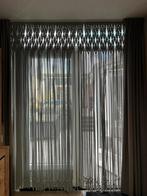 Handgemaakt vlieger gordijn grijs met glitters, Huis en Inrichting, Stoffering | Gordijnen en Lamellen, Ophalen, 200 cm of meer