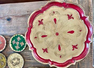Florentijnse Italiaanse houten dienblad en beschikbaar voor biedingen